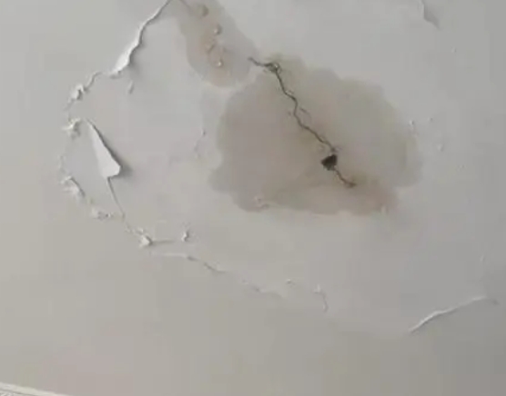 清水阳台漏水维修公司分享下屋面防水工程质量问题原因分析